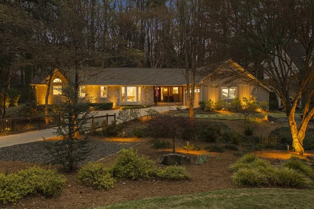 7265 Hunters Branch Drive, Sandy Springs, Georgia 30328, 3 Bedrooms Bedrooms, ,2 BathroomsBathrooms,Residential,Sold,7265 Hunters Branch Drive,7357201