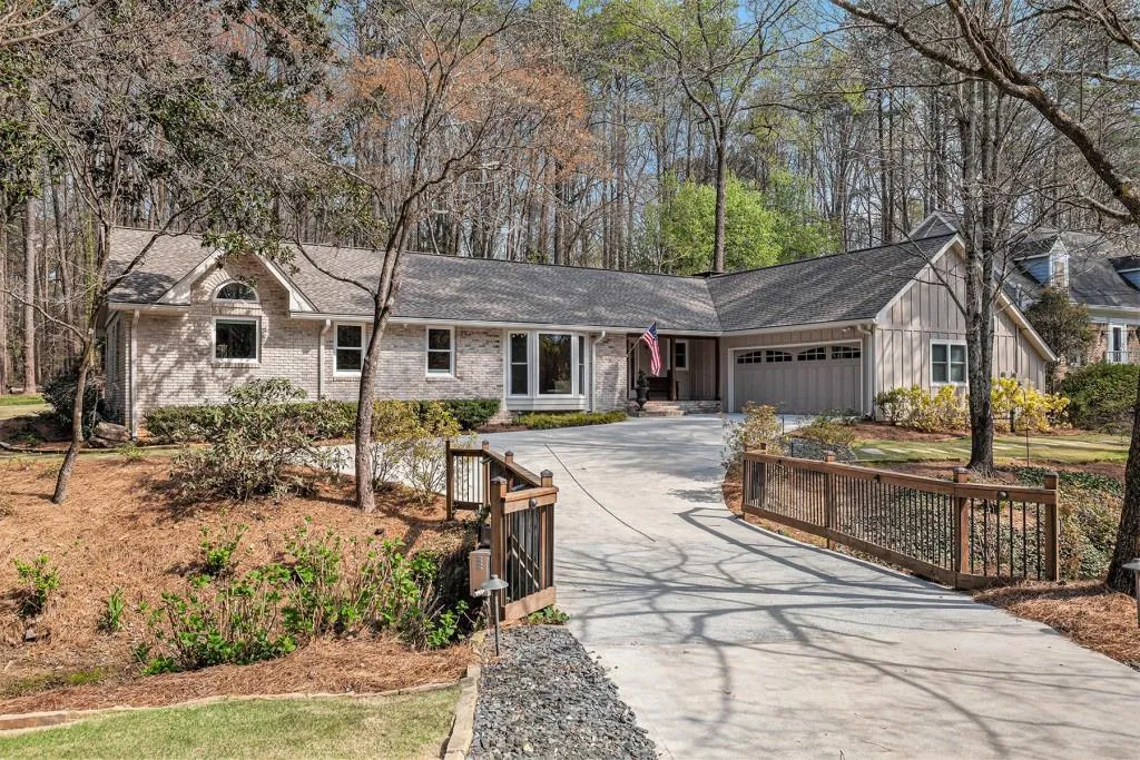 7265 Hunters Branch Drive, Sandy Springs, Georgia 30328, 3 Bedrooms Bedrooms, ,2 BathroomsBathrooms,Residential,Sold,7265 Hunters Branch Drive,7357201