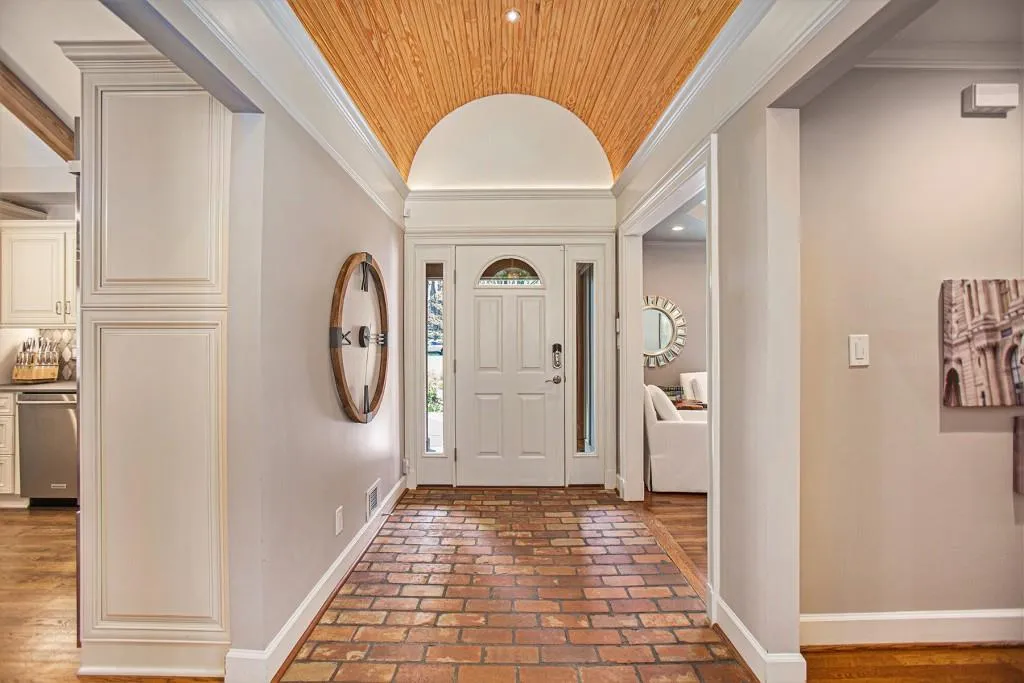 7265 Hunters Branch Drive, Sandy Springs, Georgia 30328, 3 Bedrooms Bedrooms, ,2 BathroomsBathrooms,Residential,Sold,7265 Hunters Branch Drive,7357201