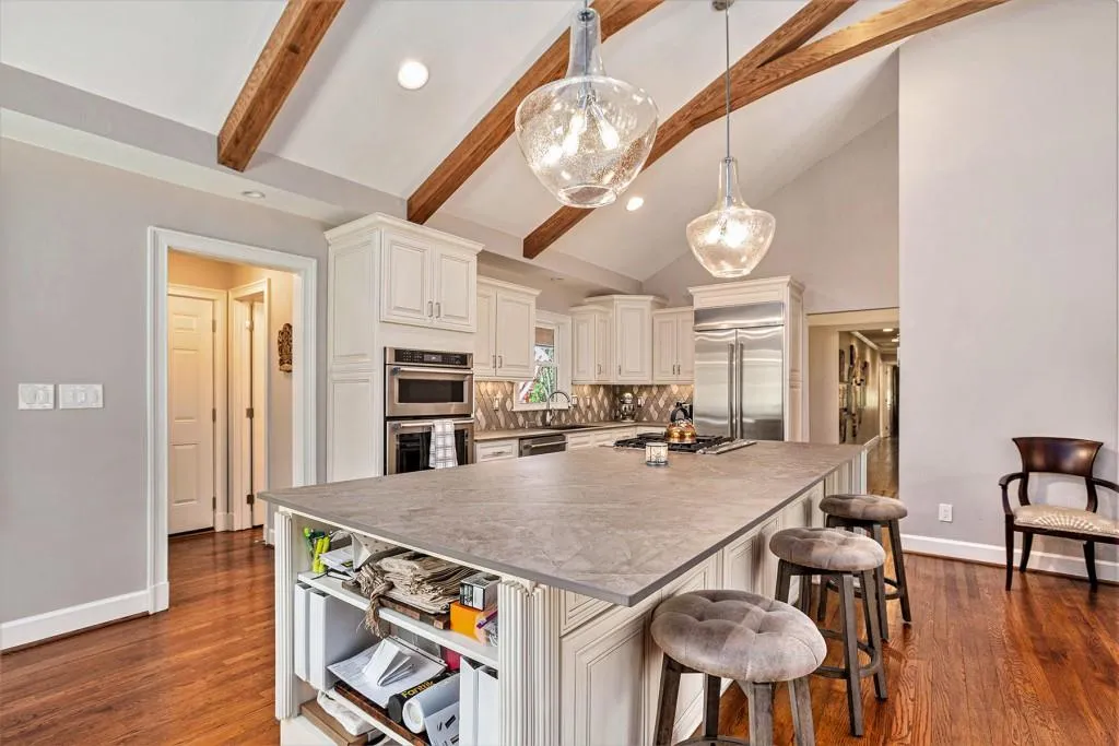 7265 Hunters Branch Drive, Sandy Springs, Georgia 30328, 3 Bedrooms Bedrooms, ,2 BathroomsBathrooms,Residential,Sold,7265 Hunters Branch Drive,7357201