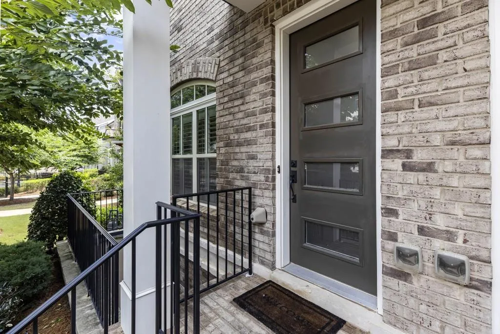 4202 Deming Circle, Atlanta, Georgia 30342, 3 Bedrooms Bedrooms, ,3 BathroomsBathrooms,Residential,Sold,4202 Deming Circle,6922904