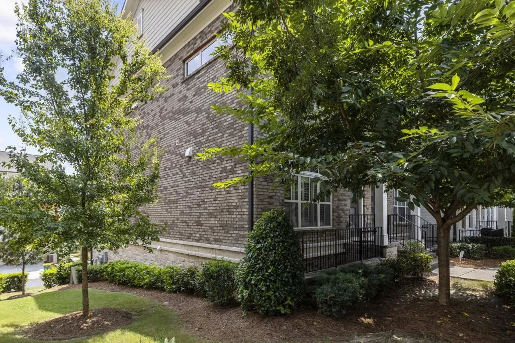 4202 Deming Circle, Atlanta, Georgia 30342, 3 Bedrooms Bedrooms, ,3 BathroomsBathrooms,Residential,Sold,4202 Deming Circle,6922904