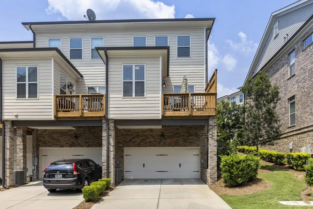 4202 Deming Circle, Atlanta, Georgia 30342, 3 Bedrooms Bedrooms, ,3 BathroomsBathrooms,Residential,Sold,4202 Deming Circle,6922904