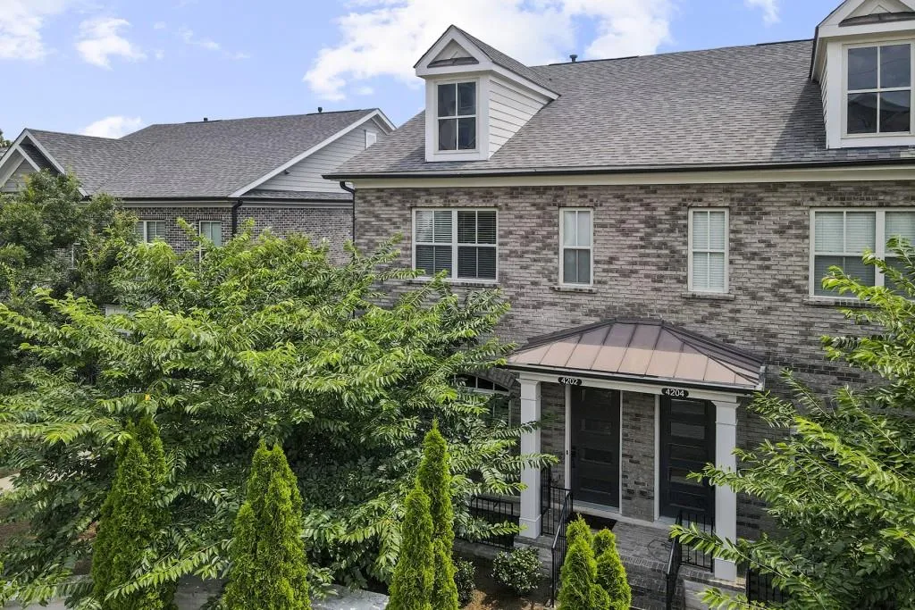 4202 Deming Circle, Atlanta, Georgia 30342, 3 Bedrooms Bedrooms, ,3 BathroomsBathrooms,Residential,Sold,4202 Deming Circle,6922904