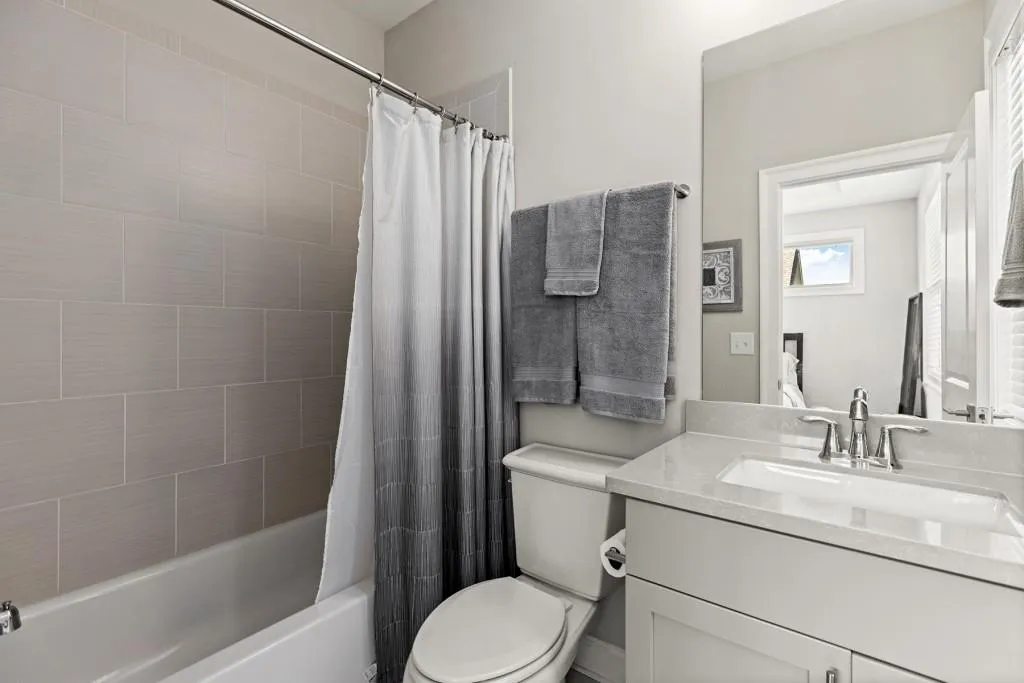 4202 Deming Circle, Atlanta, Georgia 30342, 3 Bedrooms Bedrooms, ,3 BathroomsBathrooms,Residential,Sold,4202 Deming Circle,6922904