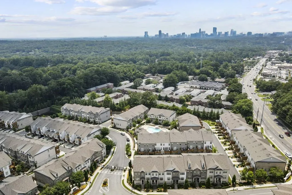 4202 Deming Circle, Atlanta, Georgia 30342, 3 Bedrooms Bedrooms, ,3 BathroomsBathrooms,Residential,Sold,4202 Deming Circle,6922904