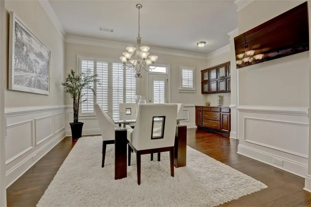 105 Alderwood Hill, Sandy Springs, Georgia 30328, 3 Bedrooms Bedrooms, ,3 BathroomsBathrooms,Residential,Sold,105 Alderwood Hill,5874760