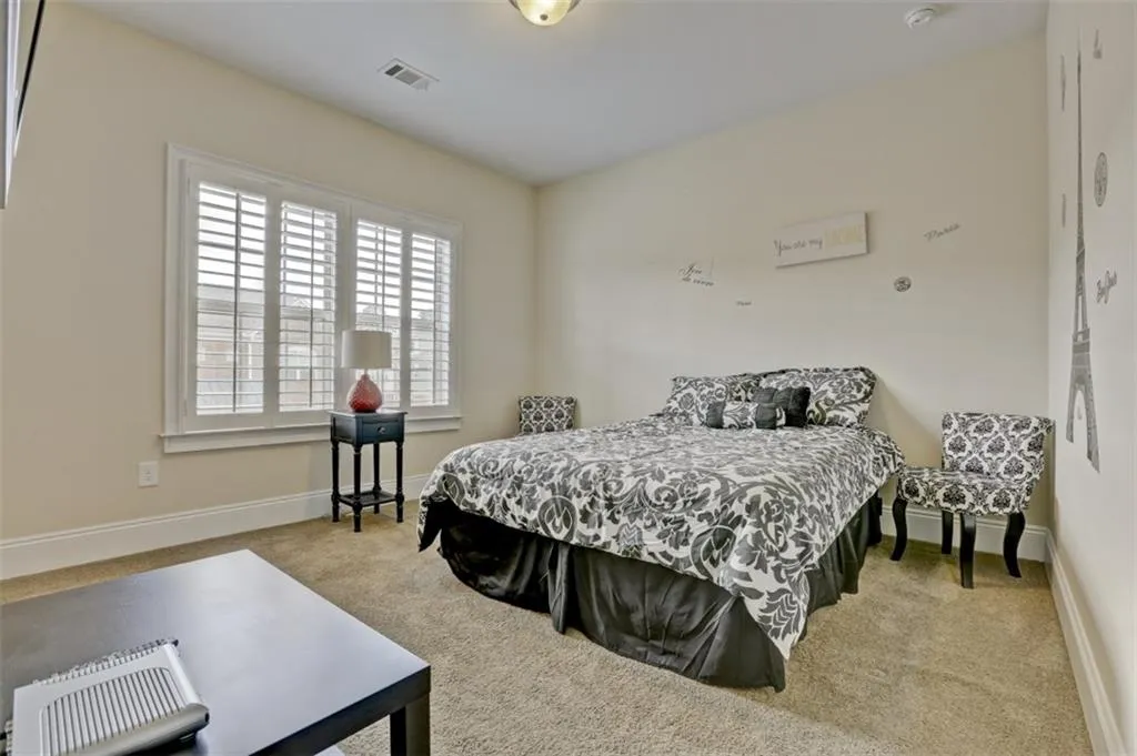 105 Alderwood Hill, Sandy Springs, Georgia 30328, 3 Bedrooms Bedrooms, ,3 BathroomsBathrooms,Residential,Sold,105 Alderwood Hill,5874760