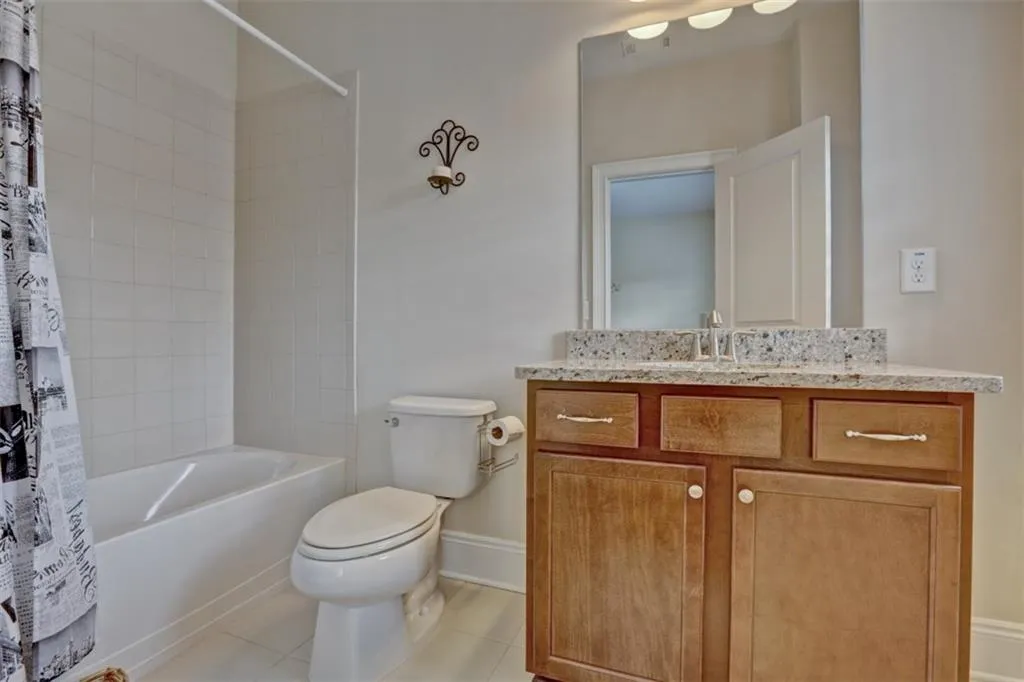 105 Alderwood Hill, Sandy Springs, Georgia 30328, 3 Bedrooms Bedrooms, ,3 BathroomsBathrooms,Residential,Sold,105 Alderwood Hill,5874760