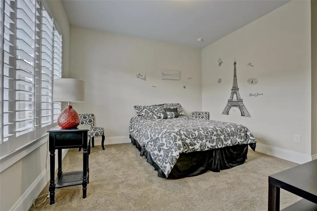 105 Alderwood Hill, Sandy Springs, Georgia 30328, 3 Bedrooms Bedrooms, ,3 BathroomsBathrooms,Residential,Sold,105 Alderwood Hill,5874760