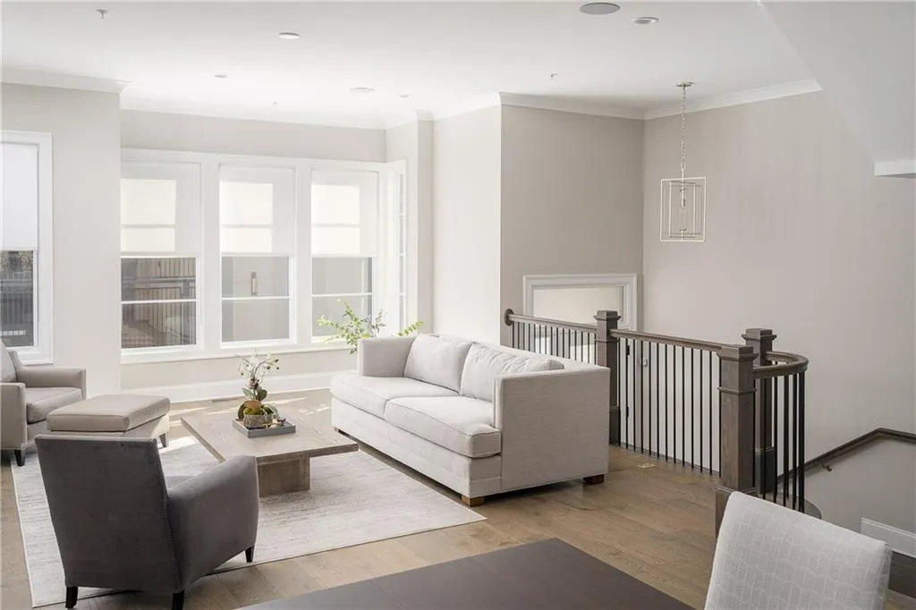 4534 Collins Avenue, Sandy Springs, Georgia 30342, 4 Bedrooms Bedrooms, ,4 BathroomsBathrooms,Residential,Sold,4534 Collins Avenue,6833802