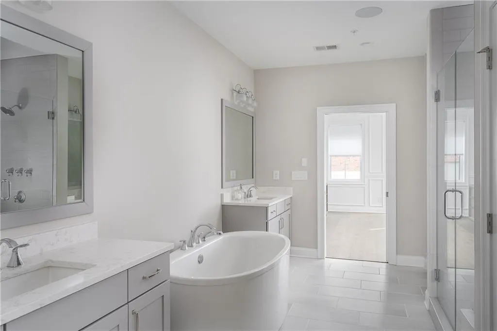 4534 Collins Avenue, Sandy Springs, Georgia 30342, 4 Bedrooms Bedrooms, ,4 BathroomsBathrooms,Residential,Sold,4534 Collins Avenue,6833802