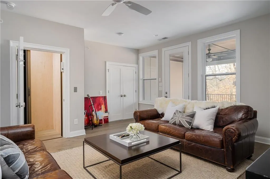 4534 Collins Avenue, Sandy Springs, Georgia 30342, 4 Bedrooms Bedrooms, ,4 BathroomsBathrooms,Residential,Sold,4534 Collins Avenue,6833802