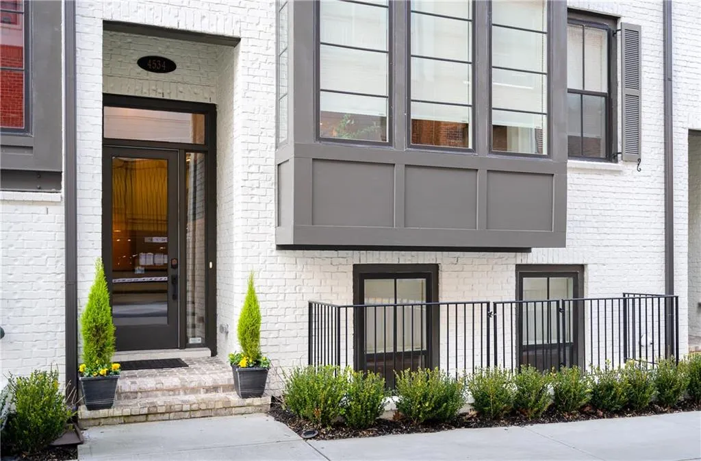 4534 Collins Avenue, Sandy Springs, Georgia 30342, 4 Bedrooms Bedrooms, ,4 BathroomsBathrooms,Residential,Sold,4534 Collins Avenue,6833802