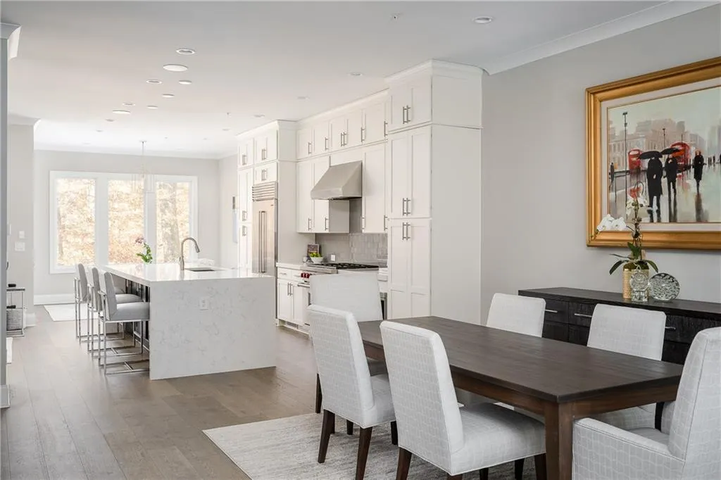 4534 Collins Avenue, Sandy Springs, Georgia 30342, 4 Bedrooms Bedrooms, ,4 BathroomsBathrooms,Residential,Sold,4534 Collins Avenue,6833802