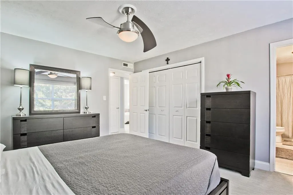 6980 Roswell Road Unit N1, Atlanta, Georgia 30328, 3 Bedrooms Bedrooms, ,2 BathroomsBathrooms,Residential,Sold,6980 Roswell Road Unit N1,6116297