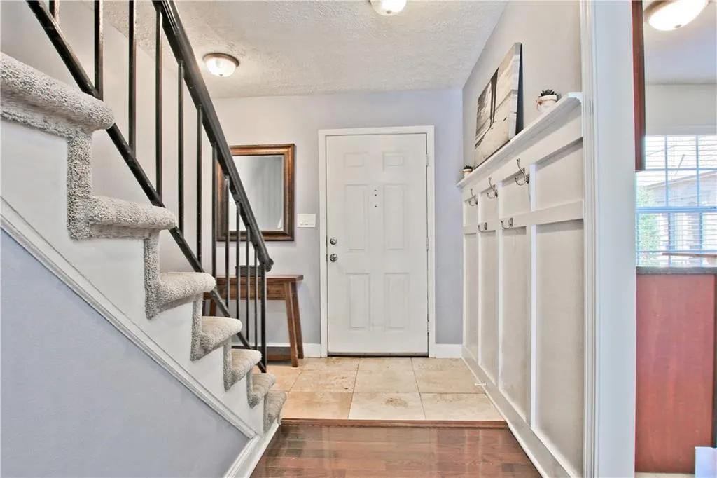 6980 Roswell Road Unit N1, Atlanta, Georgia 30328, 3 Bedrooms Bedrooms, ,2 BathroomsBathrooms,Residential,Sold,6980 Roswell Road Unit N1,6116297