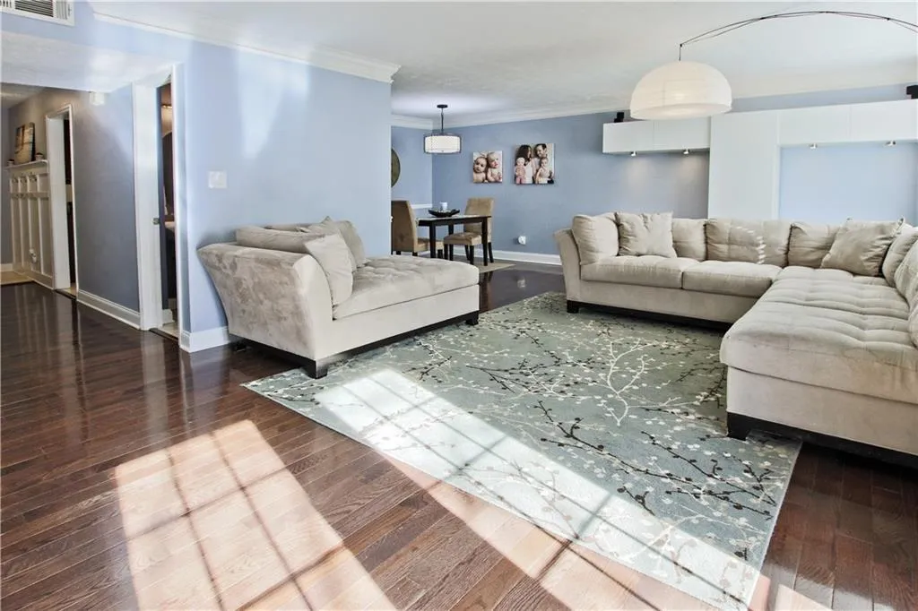 6980 Roswell Road Unit N1, Atlanta, Georgia 30328, 3 Bedrooms Bedrooms, ,2 BathroomsBathrooms,Residential,Sold,6980 Roswell Road Unit N1,6116297