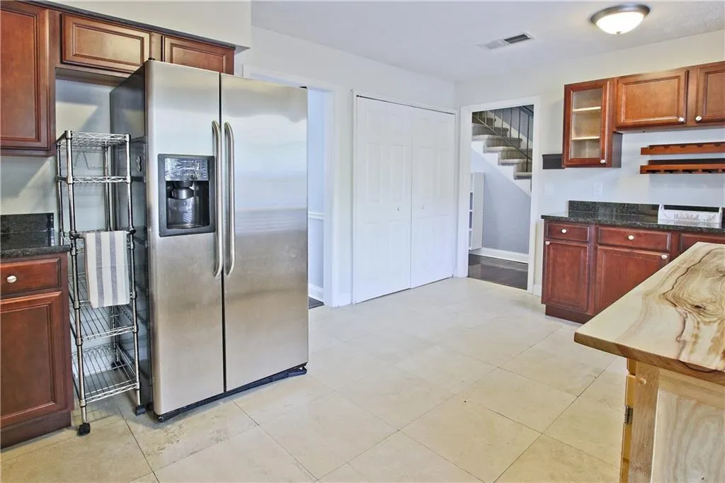 6980 Roswell Road Unit N1, Atlanta, Georgia 30328, 3 Bedrooms Bedrooms, ,2 BathroomsBathrooms,Residential,Sold,6980 Roswell Road Unit N1,6116297