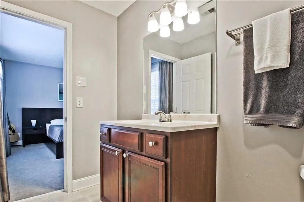 6980 Roswell Road Unit N1, Atlanta, Georgia 30328, 3 Bedrooms Bedrooms, ,2 BathroomsBathrooms,Residential,Sold,6980 Roswell Road Unit N1,6116297