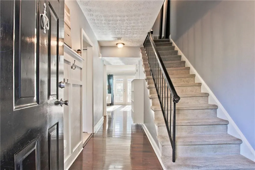 6980 Roswell Road Unit N1, Atlanta, Georgia 30328, 3 Bedrooms Bedrooms, ,2 BathroomsBathrooms,Residential,Sold,6980 Roswell Road Unit N1,6116297