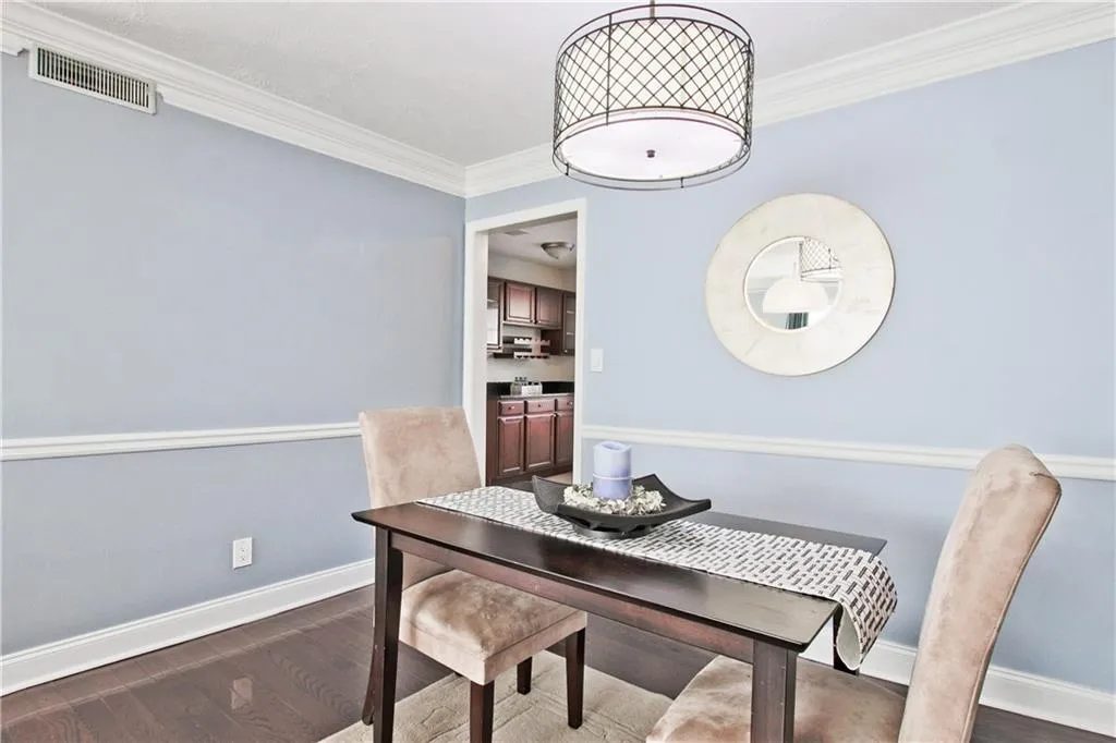 6980 Roswell Road Unit N1, Atlanta, Georgia 30328, 3 Bedrooms Bedrooms, ,2 BathroomsBathrooms,Residential,Sold,6980 Roswell Road Unit N1,6116297