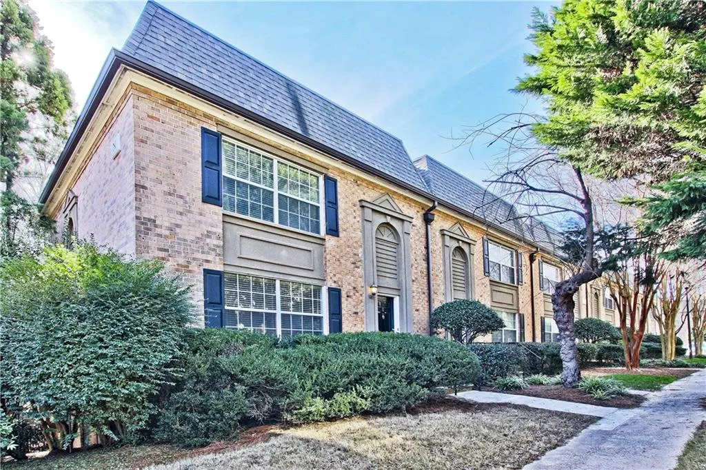 6980 Roswell Road Unit N1, Atlanta, Georgia 30328, 3 Bedrooms Bedrooms, ,2 BathroomsBathrooms,Residential,Sold,6980 Roswell Road Unit N1,6116297