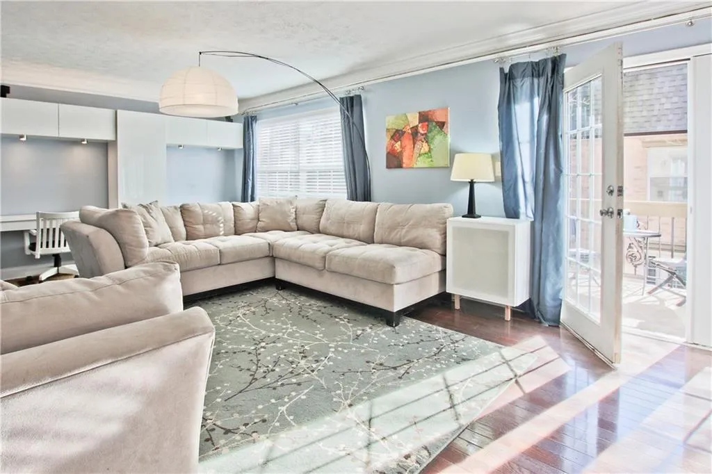 6980 Roswell Road Unit N1, Atlanta, Georgia 30328, 3 Bedrooms Bedrooms, ,2 BathroomsBathrooms,Residential,Sold,6980 Roswell Road Unit N1,6116297