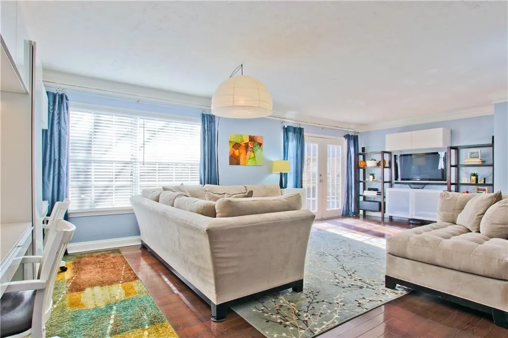 6980 Roswell Road Unit N1, Atlanta, Georgia 30328, 3 Bedrooms Bedrooms, ,2 BathroomsBathrooms,Residential,Sold,6980 Roswell Road Unit N1,6116297