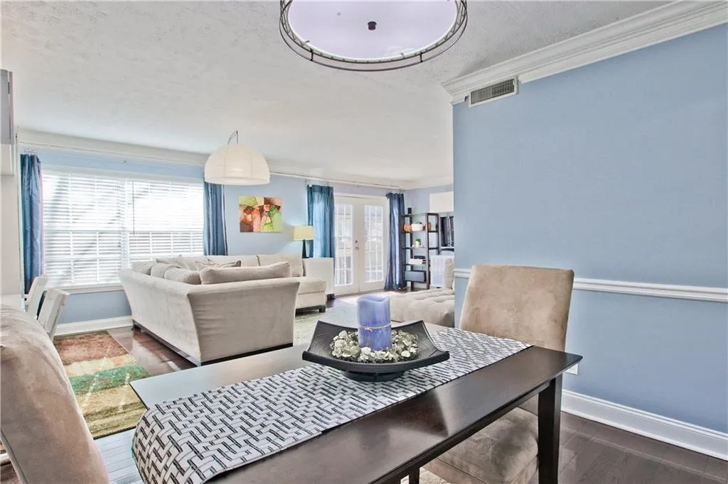 6980 Roswell Road Unit N1, Atlanta, Georgia 30328, 3 Bedrooms Bedrooms, ,2 BathroomsBathrooms,Residential,Sold,6980 Roswell Road Unit N1,6116297
