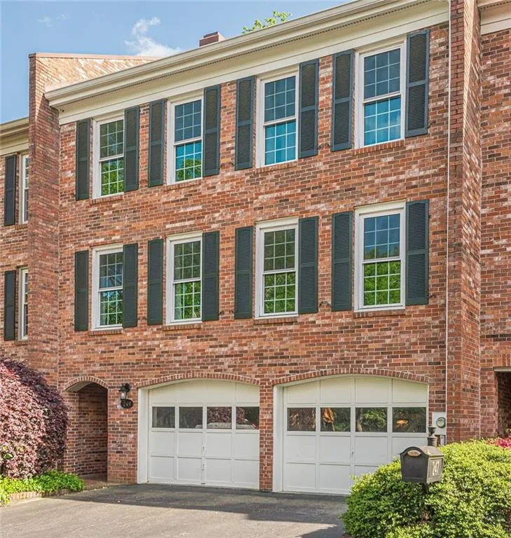 249 The South Chace Ne, Atlanta, Georgia 30328, 3 Bedrooms Bedrooms, ,3 BathroomsBathrooms,Residential,For Sale,249 The South Chace Ne,7546693