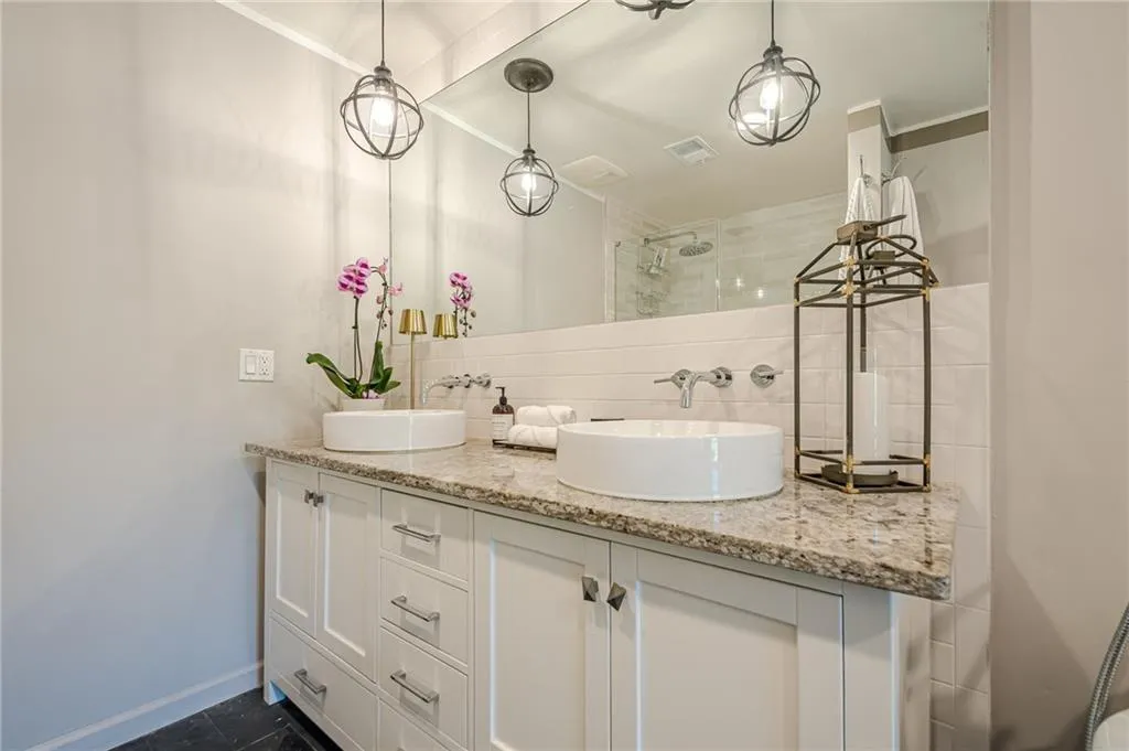 w/dual vessel sinks