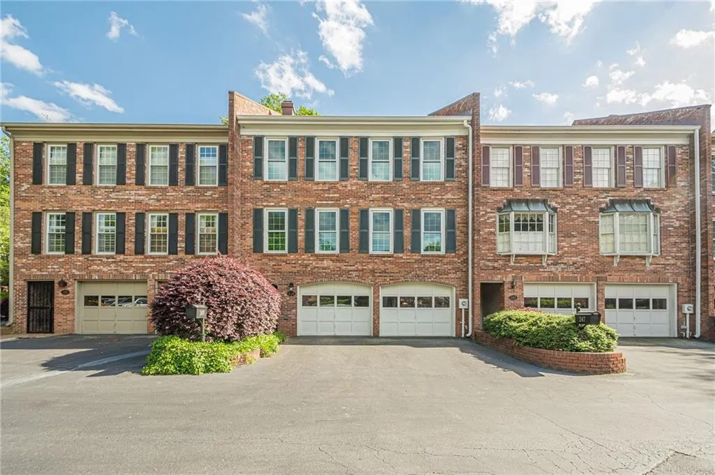 249 The South Chace Ne, Atlanta, Georgia 30328, 3 Bedrooms Bedrooms, ,3 BathroomsBathrooms,Residential,Sold,249 The South Chace Ne,7546693