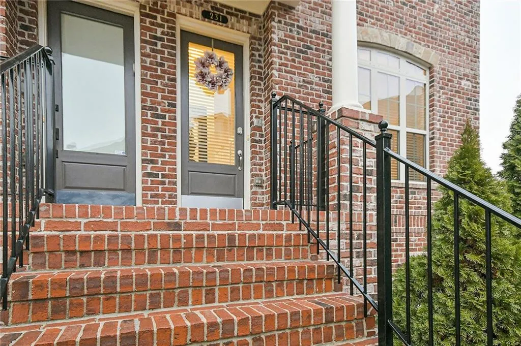231 Alderwood Point, Sandy Springs, Georgia 30328, 3 Bedrooms Bedrooms, ,3 BathroomsBathrooms,Residential,Sold,231 Alderwood Point,7006400