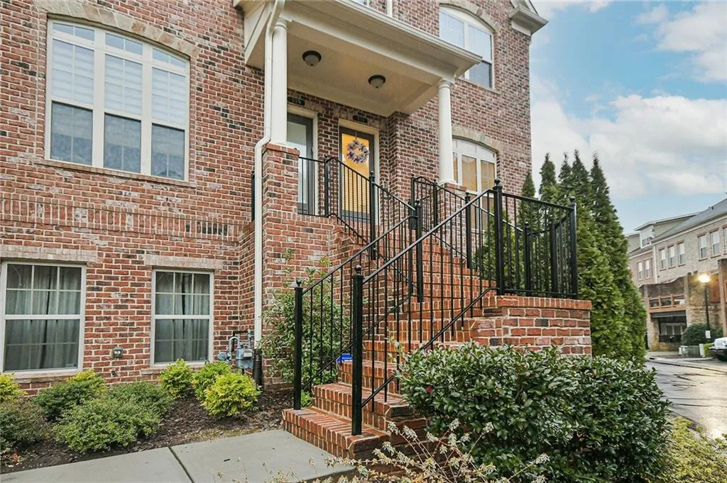 231 Alderwood Point, Sandy Springs, Georgia 30328, 3 Bedrooms Bedrooms, ,3 BathroomsBathrooms,Residential,Sold,231 Alderwood Point,7006400