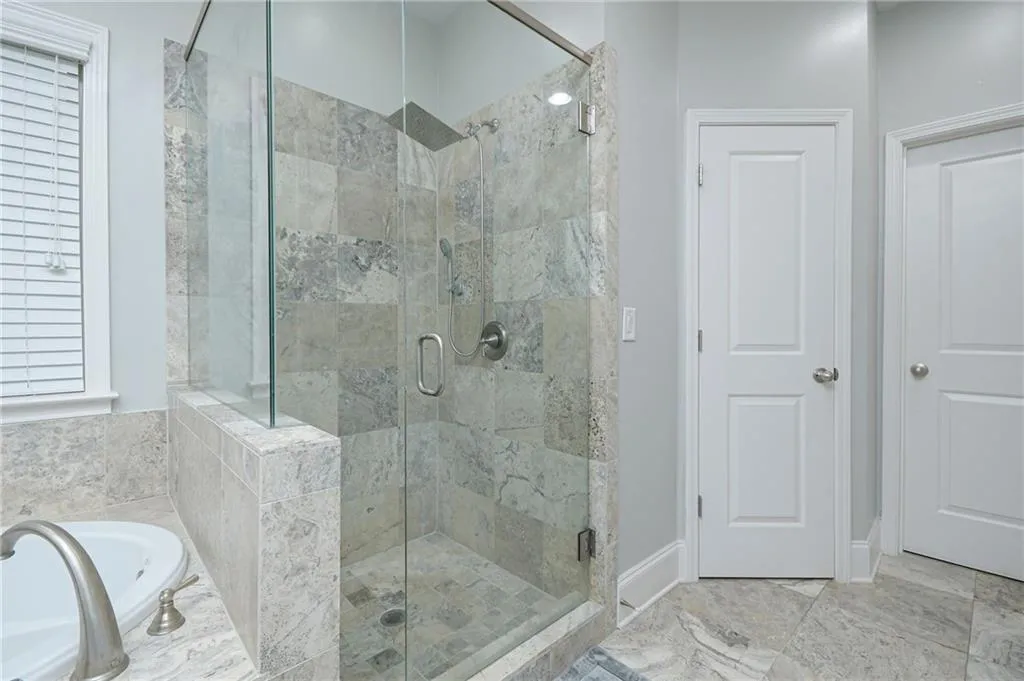 231 Alderwood Point, Sandy Springs, Georgia 30328, 3 Bedrooms Bedrooms, ,3 BathroomsBathrooms,Residential,Sold,231 Alderwood Point,7006400