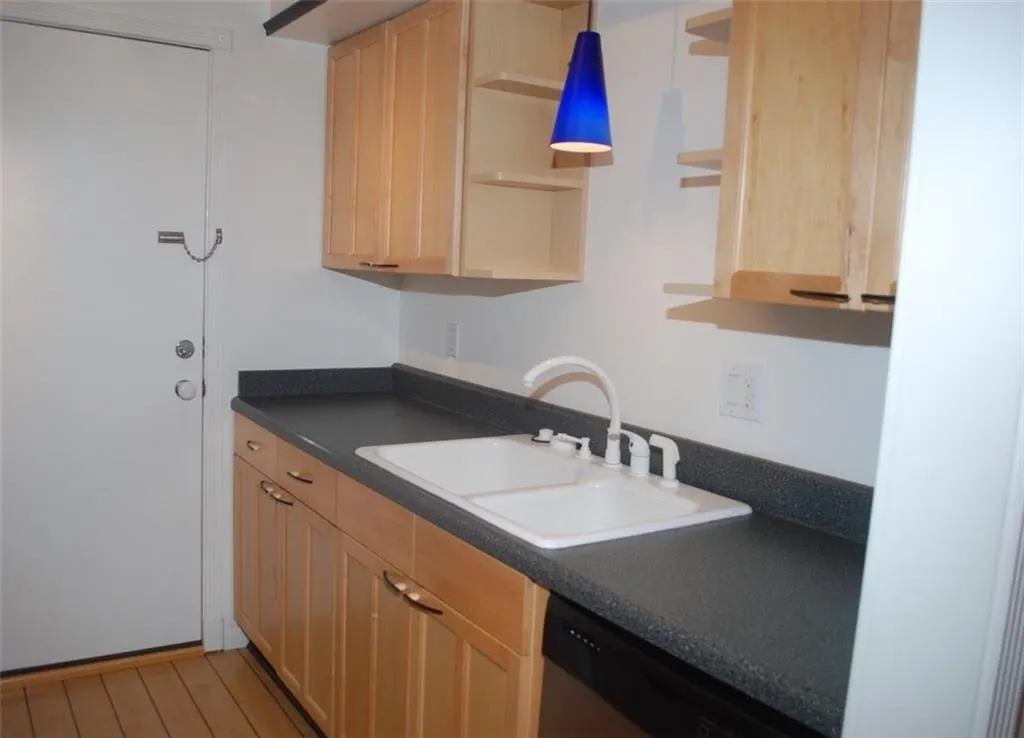 6851 Roswell Road Unit O-9, Sandy Springs, Georgia 30328, 1 Bedroom Bedrooms, ,1 BathroomBathrooms,Residential,Sold,6851 Roswell Road Unit O-9,6039204