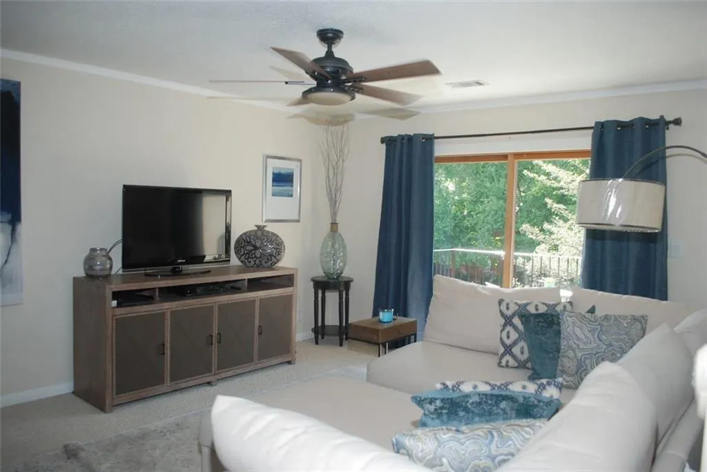 6851 Roswell Road Unit O-9, Sandy Springs, Georgia 30328, 1 Bedroom Bedrooms, ,1 BathroomBathrooms,Residential,Sold,6851 Roswell Road Unit O-9,6039204