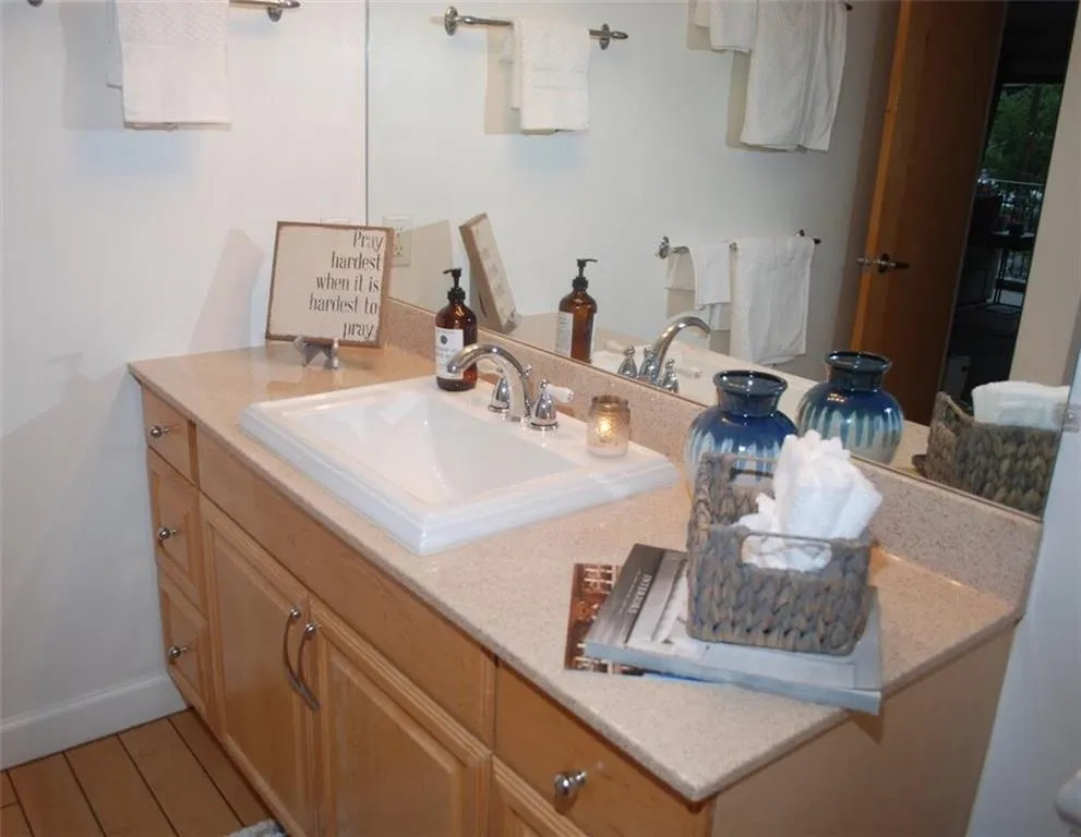 6851 Roswell Road Unit O-9, Sandy Springs, Georgia 30328, 1 Bedroom Bedrooms, ,1 BathroomBathrooms,Residential,Sold,6851 Roswell Road Unit O-9,6039204