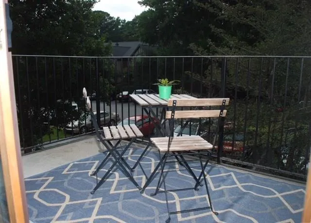 6851 Roswell Road Unit O-9, Sandy Springs, Georgia 30328, 1 Bedroom Bedrooms, ,1 BathroomBathrooms,Residential,Sold,6851 Roswell Road Unit O-9,6039204
