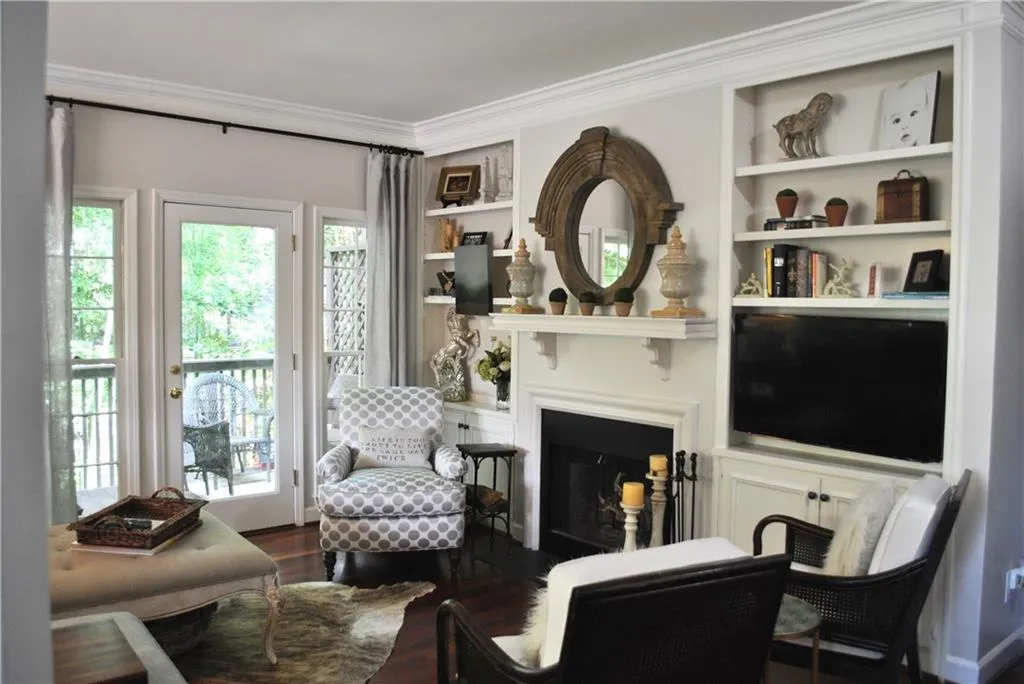 12 Honour Avenue Nw Unit 12, Atlanta, Georgia 30305, 2 Bedrooms Bedrooms, ,2 BathroomsBathrooms,Residential,Sold,12 Honour Avenue Nw Unit 12,5737131