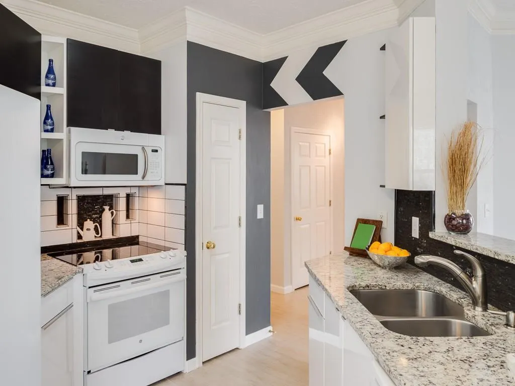 5559 Glenridge Drive Unit 2401, Atlanta, Georgia 30342, 2 Bedrooms Bedrooms, ,1 BathroomBathrooms,Residential,Sold,5559 Glenridge Drive Unit 2401,5830017 5559 Glenridge Drive Unit 2401, Atlanta, Georgia 30342, 2 Bedrooms Bedrooms, ,1 BathroomBathrooms,Residential,Sold,5559 Glenridge Drive Unit 2401,5830017