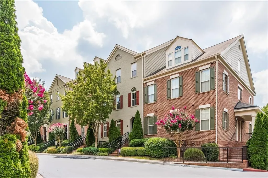 202 Le Gran Cove, Atlanta, Georgia 30328, 3 Bedrooms Bedrooms, ,2 BathroomsBathrooms,Residential,Sold,202 Le Gran Cove,5884382