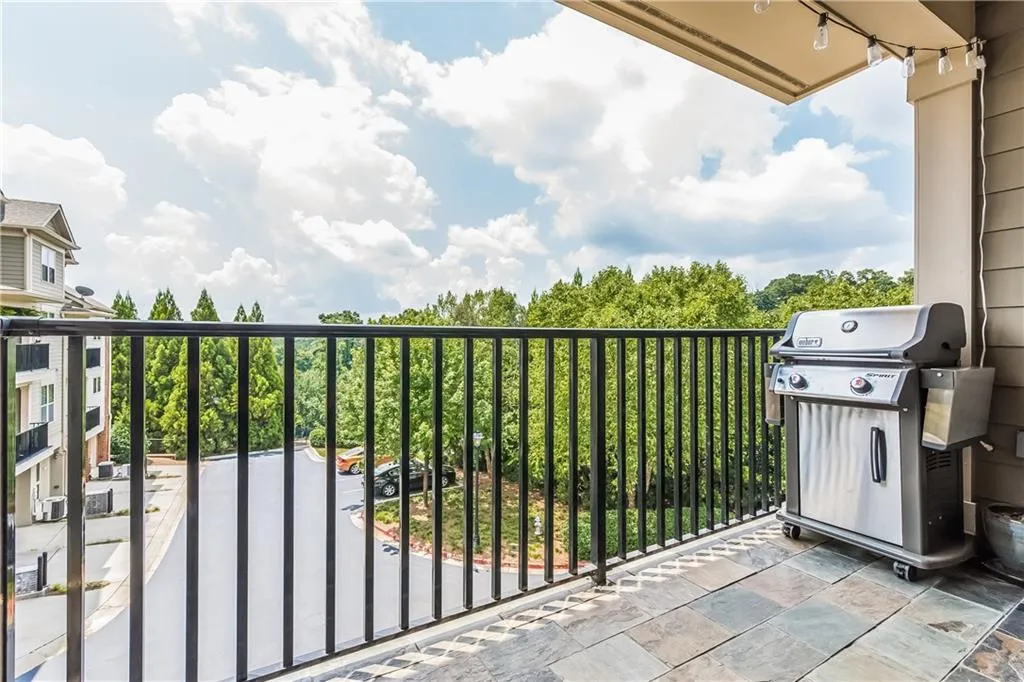 202 Le Gran Cove, Atlanta, Georgia 30328, 3 Bedrooms Bedrooms, ,2 BathroomsBathrooms,Residential,Sold,202 Le Gran Cove,5884382