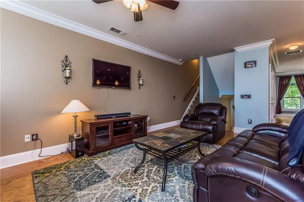 202 Le Gran Cove, Atlanta, Georgia 30328, 3 Bedrooms Bedrooms, ,2 BathroomsBathrooms,Residential,Sold,202 Le Gran Cove,5884382