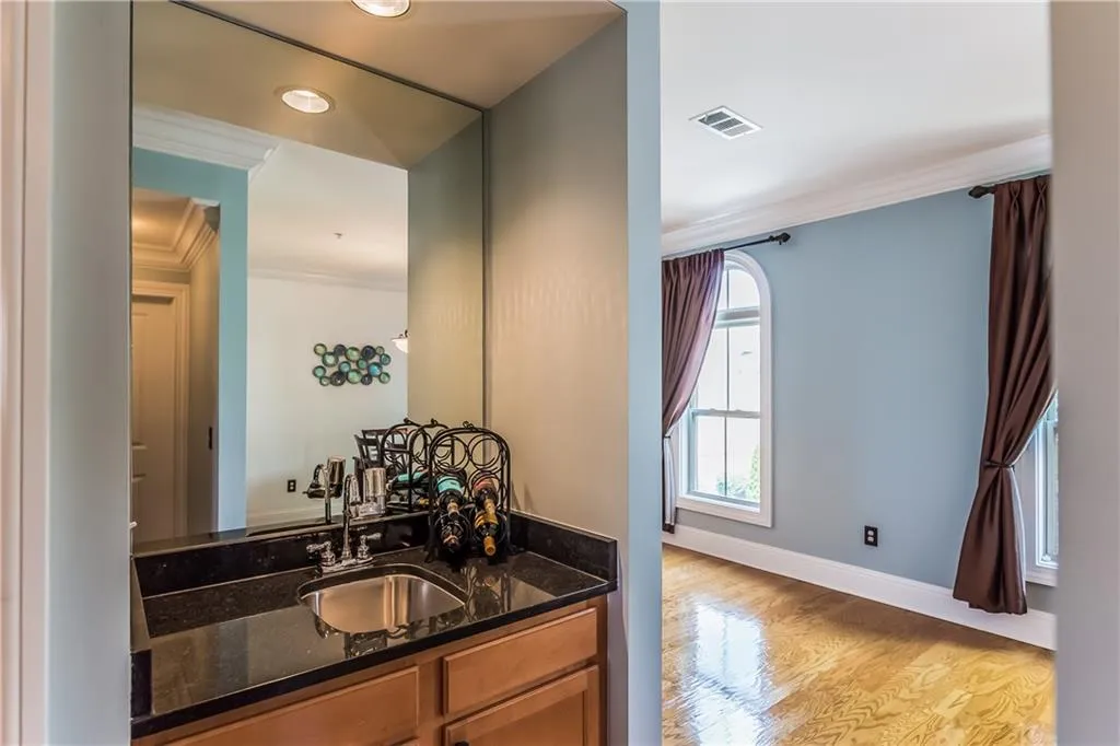 202 Le Gran Cove, Atlanta, Georgia 30328, 3 Bedrooms Bedrooms, ,2 BathroomsBathrooms,Residential,Sold,202 Le Gran Cove,5884382
