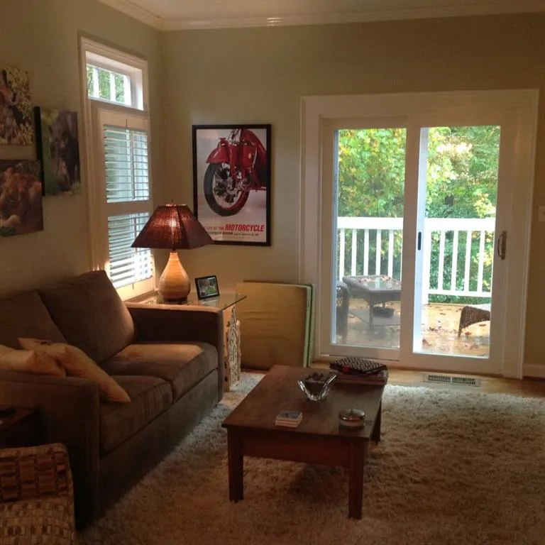 115 Paces Run Unit 115, Atlanta, Georgia 30339, 2 Bedrooms Bedrooms, ,2 BathroomsBathrooms,Residential,Sold,115 Paces Run Unit 115,5614901
