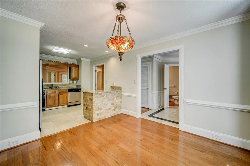 105 Brantley Road, Sandy Springs, Georgia 30350, 2 Bedrooms Bedrooms, ,2 BathroomsBathrooms,Residential,Sold,105 Brantley Road,6886809
