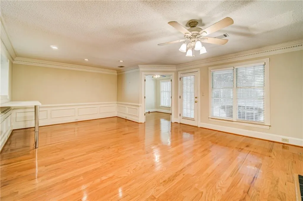 105 Brantley Road, Sandy Springs, Georgia 30350, 2 Bedrooms Bedrooms, ,2 BathroomsBathrooms,Residential,Sold,105 Brantley Road,6886809