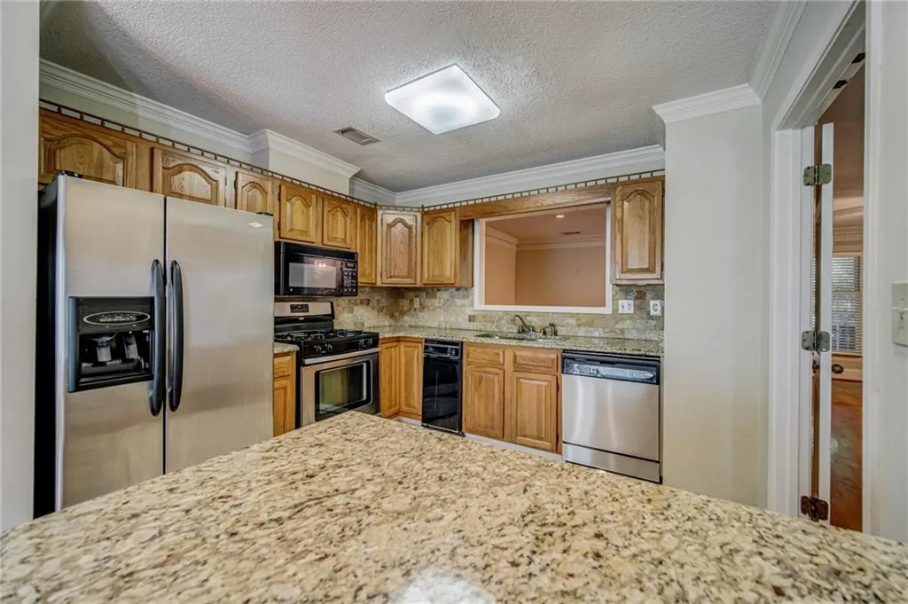 105 Brantley Road, Sandy Springs, Georgia 30350, 2 Bedrooms Bedrooms, ,2 BathroomsBathrooms,Residential,Sold,105 Brantley Road,6886809